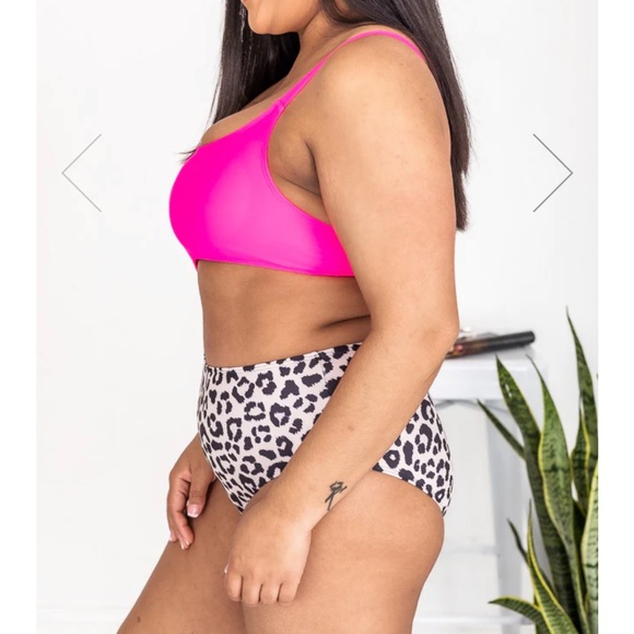 🎉 HP 🎉 One Shoulder Animal Print Swimsuit - Picture 6 of 13